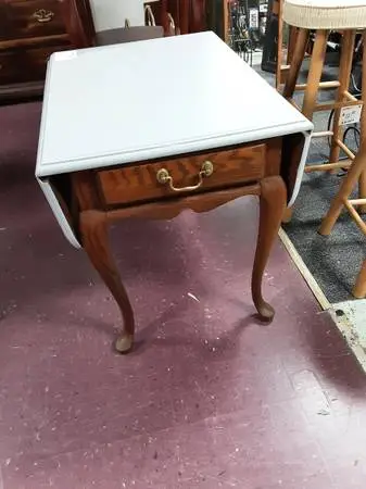 Dropleaf Table 10217