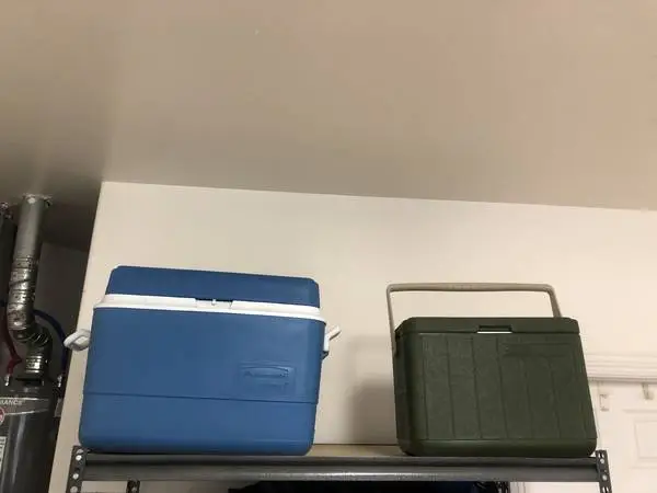 COOLERS, THERMOSES