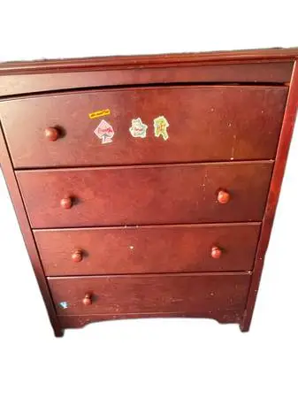 4-Drawer Tall Dresser / Chest of Drawers