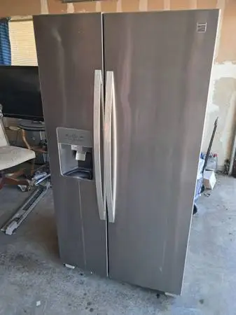 GARAGE REFRIGERATOR CAN DELIVER