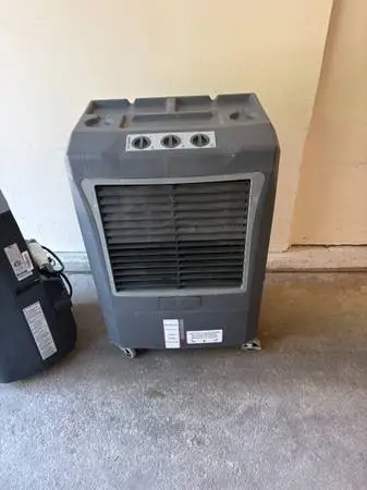 Evaporative Cooler - Portable swamp-style cooler