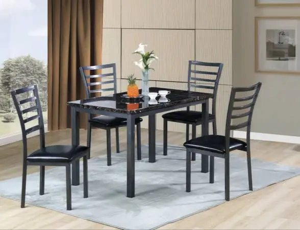 Like new 2 piece sectional and dining SET SE VENDE