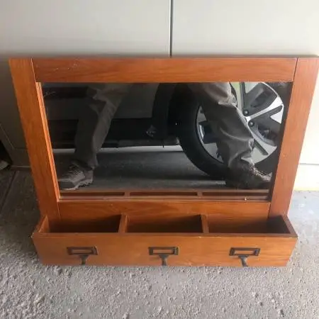 Mirrored key holder/organizer