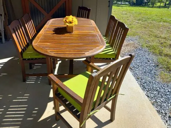 Beautiful Solid Teak Table and Six Chairs