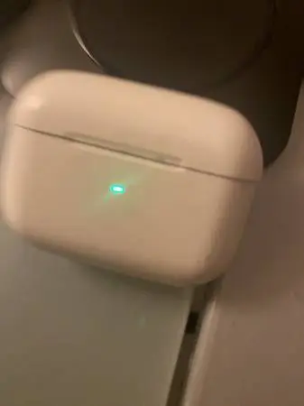 Apple AirPods Pro White Like New CIB!