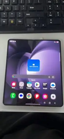 Samsung Galaxy Fold 5 (UNLOCKED )
