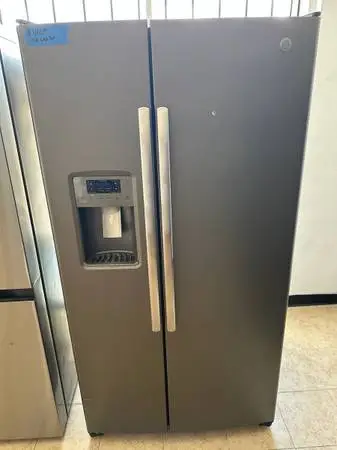 GE Slate Steel Refrigerator W Ice & Water 713-376-0356