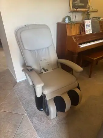 Human Touch 10XL -RPV Robotic Massage Chair