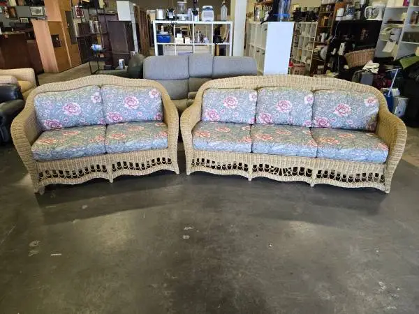 Habitat for Humanity Restore – Ethan Allen Wicker Floral Sofa Set