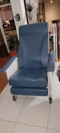 Invacare Deluxe Wide Blue 3-Position Recliner, Blueridge