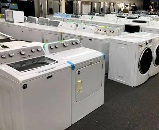 Great appliances, refrigerator, washer/dryer