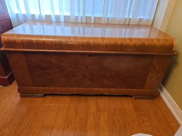 Lane Vintage cedar chest
