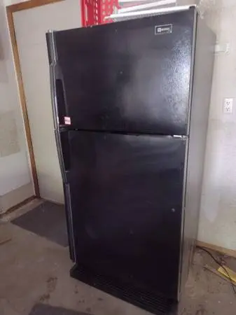 MAYTAG REFRIGERATOR