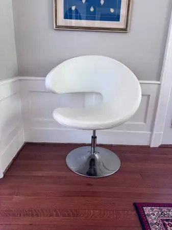Modern Swivel Chair
