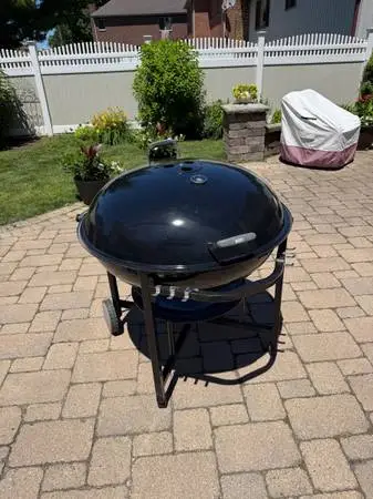 Weber ranch kettle 37”