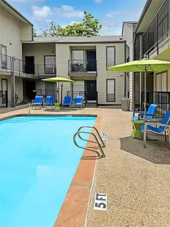 Comfort and style in the heart of it all! 1 bed, 1 bath, 565 sq ft!