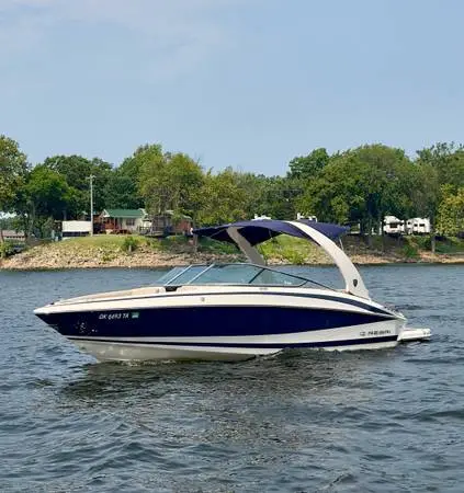 Regal 2500 boat 26’9”