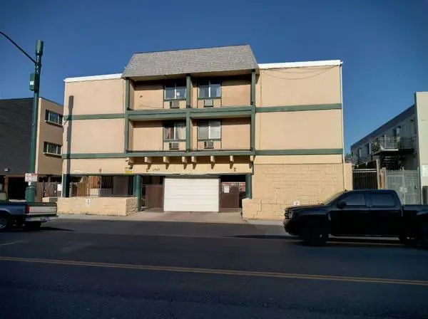 Two Bedroom Unit in Denver with AC and 1 garage parking space!