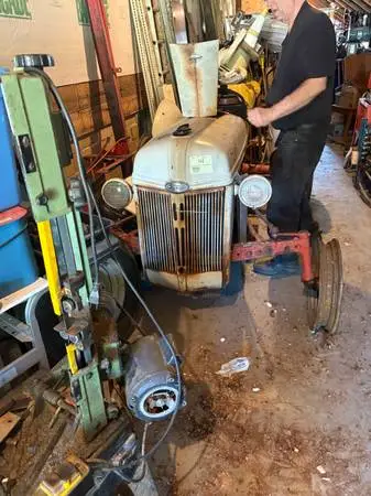 Ford tractor