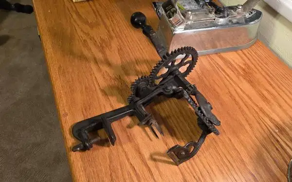 Goodell Turntable Apple Peeler