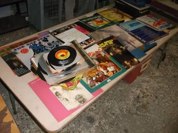 RECORD ALBUMS VINTAGE