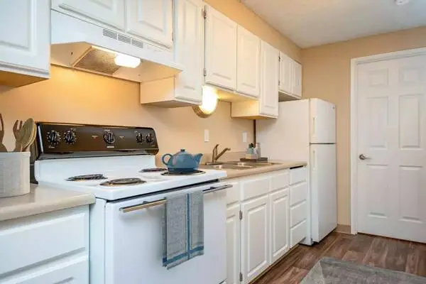 Unlock a world of comfort: Stellar 1 BR, 535 Sq Ft homes.