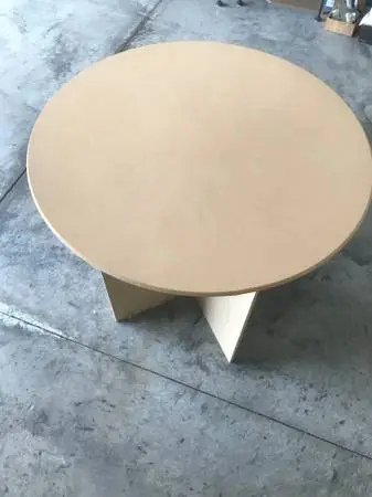 PORTABLE TABLE