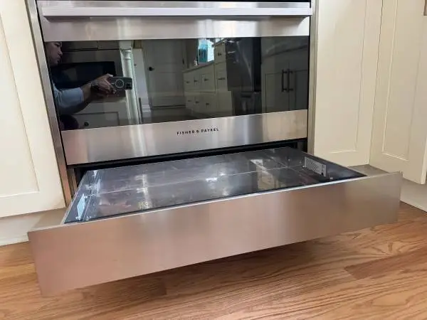 Fisher Paykel Induction Range, 5-burner, 2019 36-Inch Model (partially working)