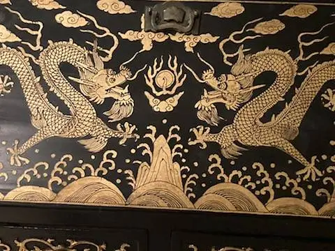 OLD VTG Asian BEAUTIFUL desk, gold  dragons