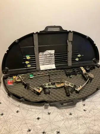 Reflex compound bow