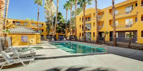 Rent by the week or month, Laundry facilities