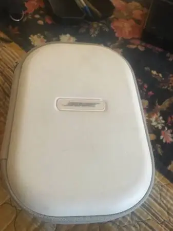 Bose wired headset w/case