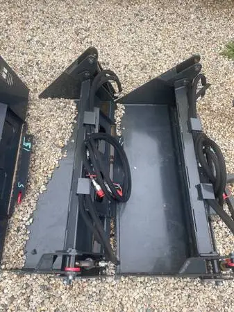 Mini skid steer 4 in 1 bucket