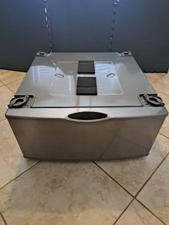 Washer and Dryer Samsung Pedestal
