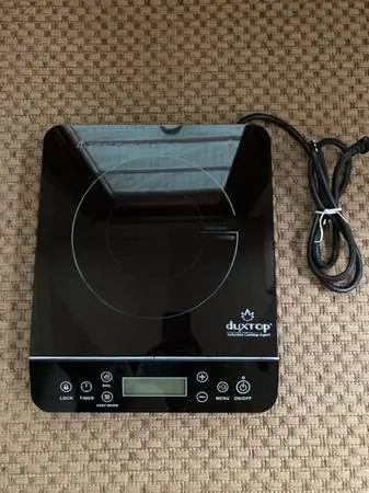 Portable induction cooktop bu Duxtop