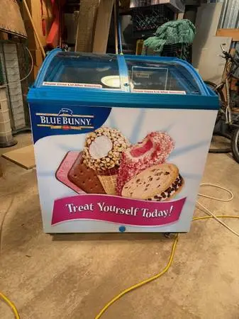 Ice Cream Freezer (Blue Bunny)
