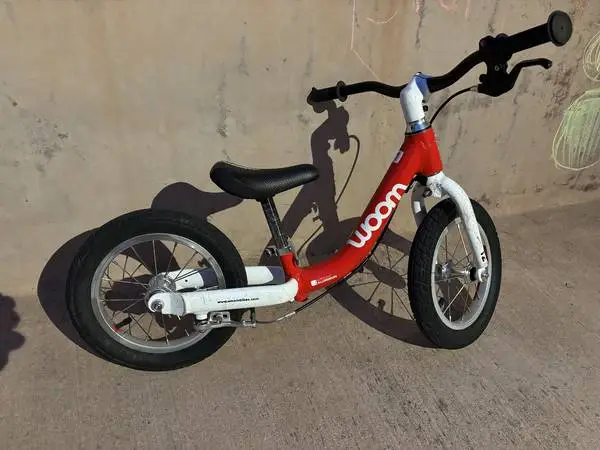 Woom 1 Balance Bike / My kid is up on 2 wheels at 3 years old