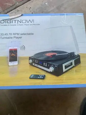 **DigitNow Turntable Player**