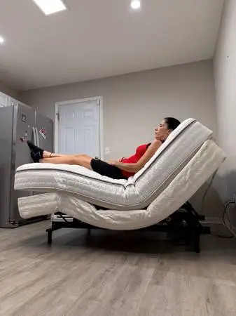 Queen size bed. Adjustable sleep number mattress. CAN DELIVER!!