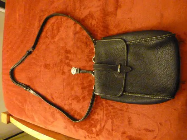 Dooney & Bourke black leather handbag