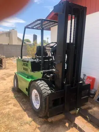 Forklift - 6,000 lb