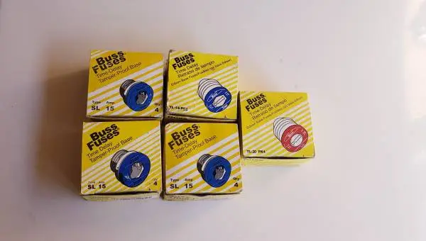 BUSS FUSES TIME DELAYED TYPE SL 15A 20 AMP BRAND NEW