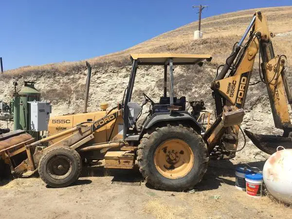 1989 555C Ford Extend hoe / Loader