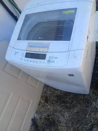 2 Driers and a nice washer