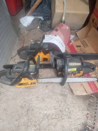 3 poulan chainsaws