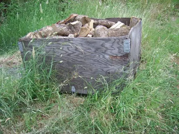 4X4X2-4 High Apple Boxes And Nut Boxes Bins Wanted (Philomath) 4