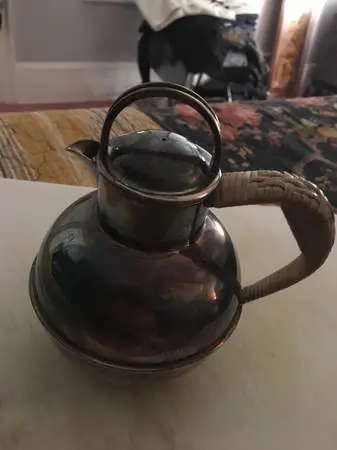 Very old tea pot Made in England 1/pt