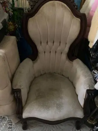 Looking for inexpensive Italian or Victorian styled Furniture