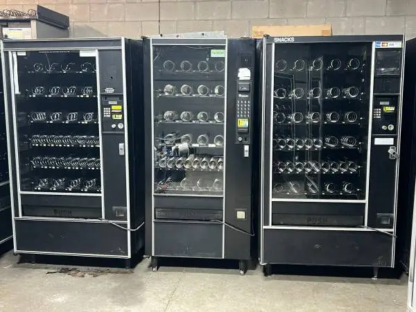 Snack vending machine card reader works great