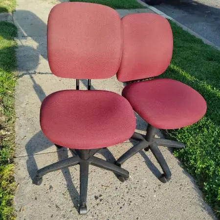Chairs for office or computer, on wheels, very comfortable $25